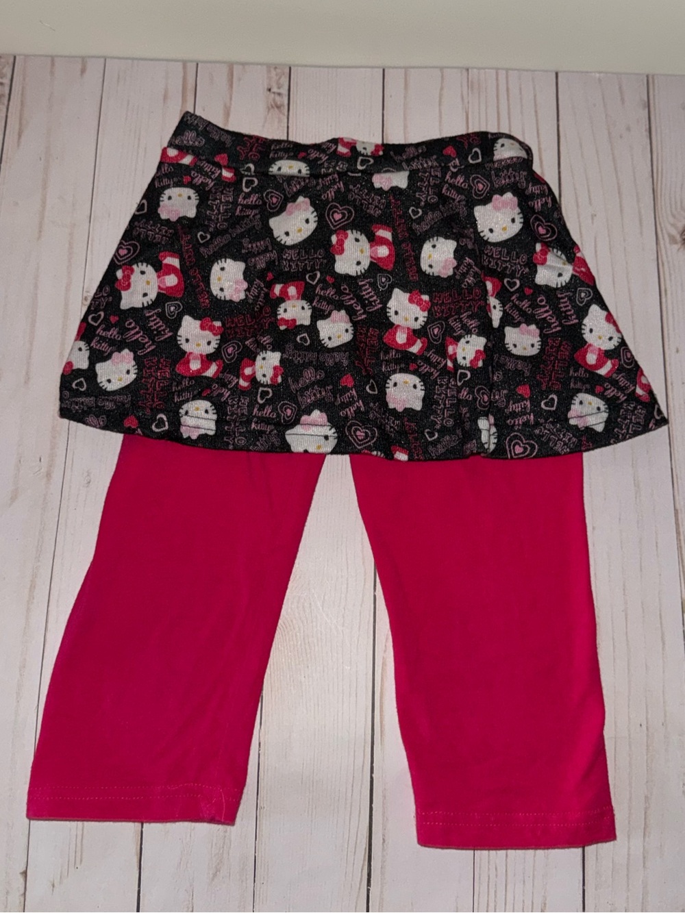 Hello Kitty skirt with leggings